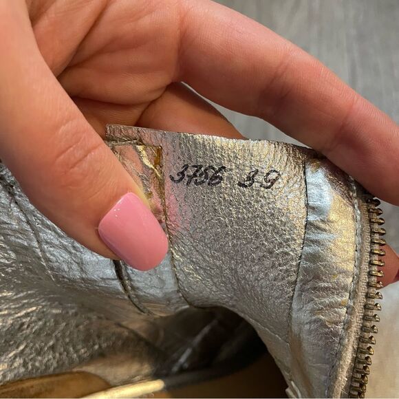 SILVANO SASSETTI Gray Leather Zipper Ankle Boots - Picture 12 of 13